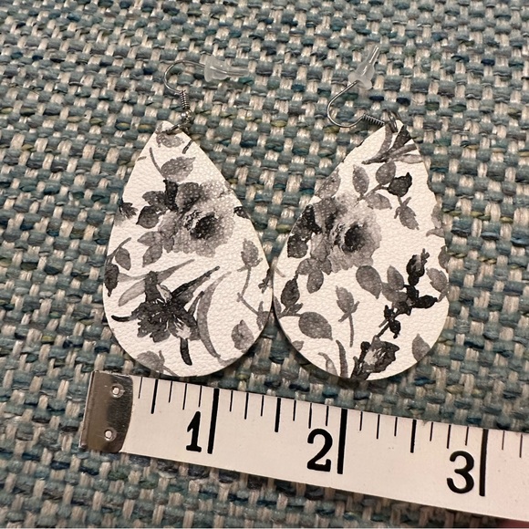 White & Gray Floral Leather Large Teardrop Shape Earrings - Picture 5 of 6